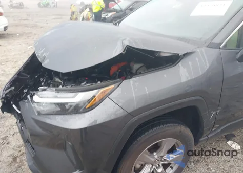 2025 Toyota Rav4 Hybrid Xle z USA, uszkodzony, nr VIN JTMRWRFV1SD331601